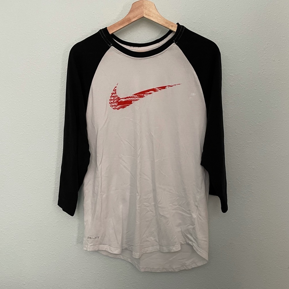 Nike Drifit Raglan logo t-shirt